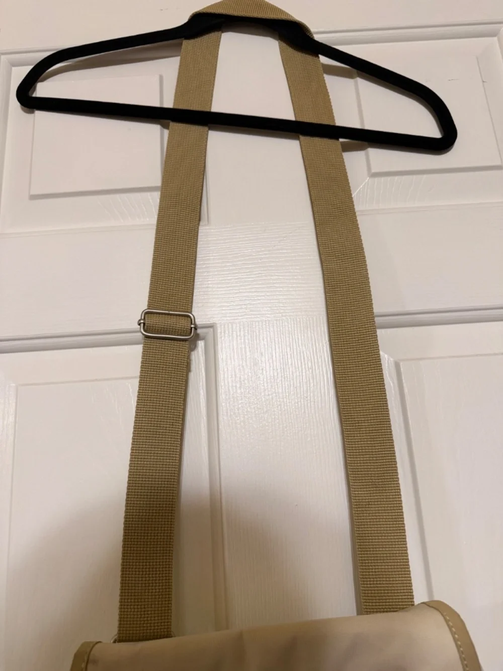 NWT Sherpani Mille Beige Crossbody Bag Lined Zip Pockets and Adjustable Strap